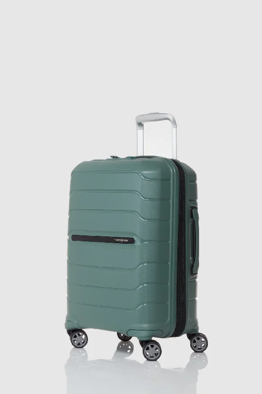 Oc2lite 55cm Suitcase