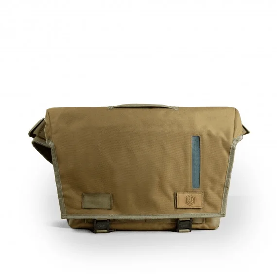 Life Behind Bars The Echelon (S) 22L Messenger - Desert